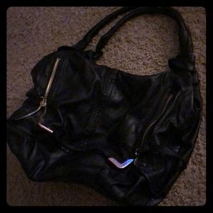 A beautiful black shoulder bag!